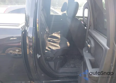 2021 Ram 1500 Classic Warlock 4X4 6'4 Box из США, поврежденный, VIN 1C6RR7GT3MS538585